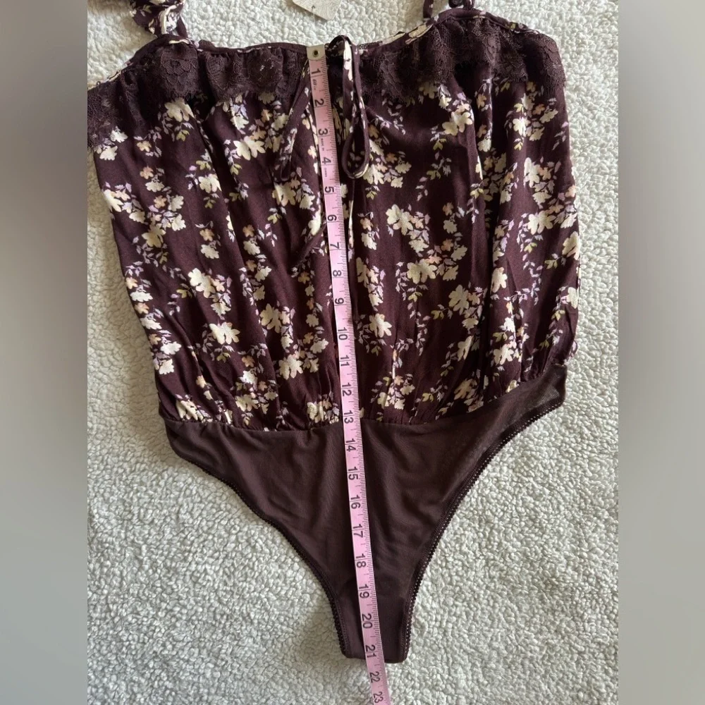 Intimately by Free People Chocolate Merlot Combo Ruffled  Thong Bodysuit Size M - Picture 10 of 13